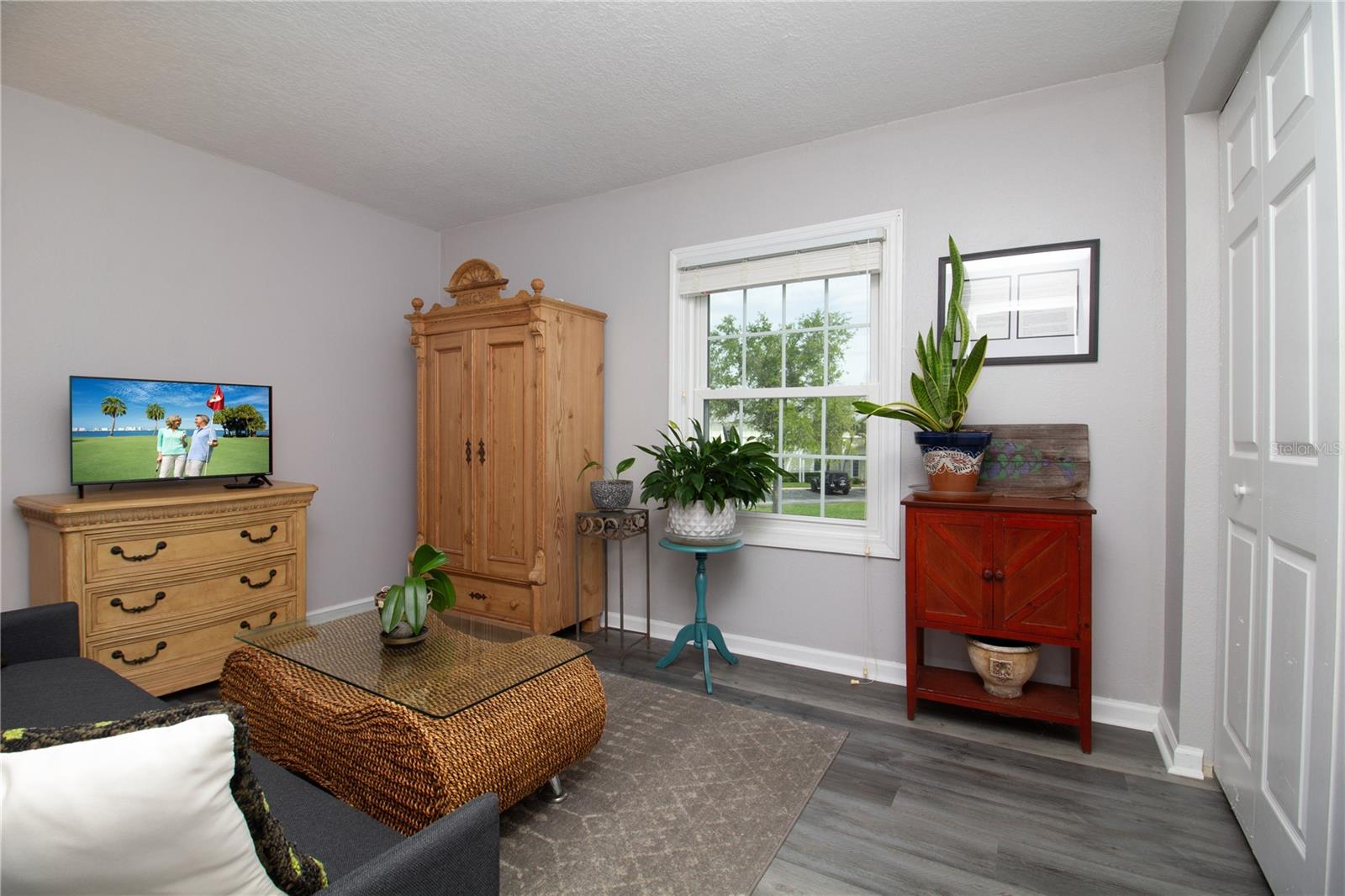 5282 Beach Unit Apt D, St Petersburg, FL 33705