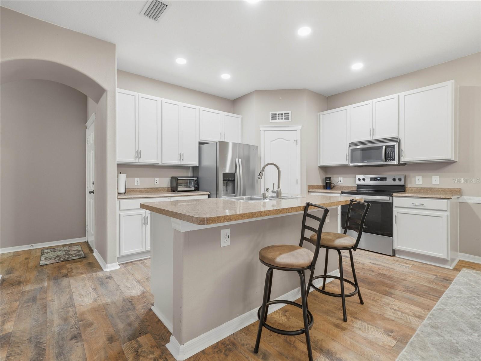 6936 Surrey Oak, Apollo Beach, FL 33572