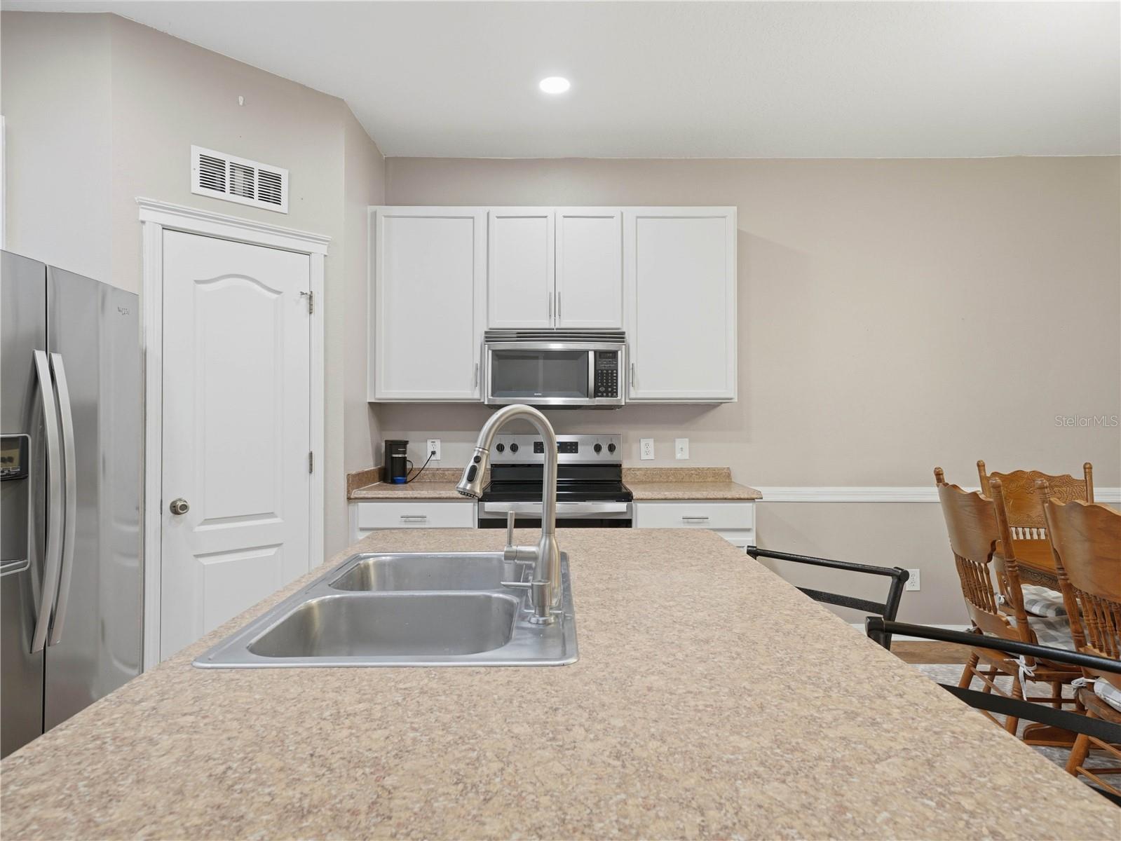 6936 Surrey Oak, Apollo Beach, FL 33572