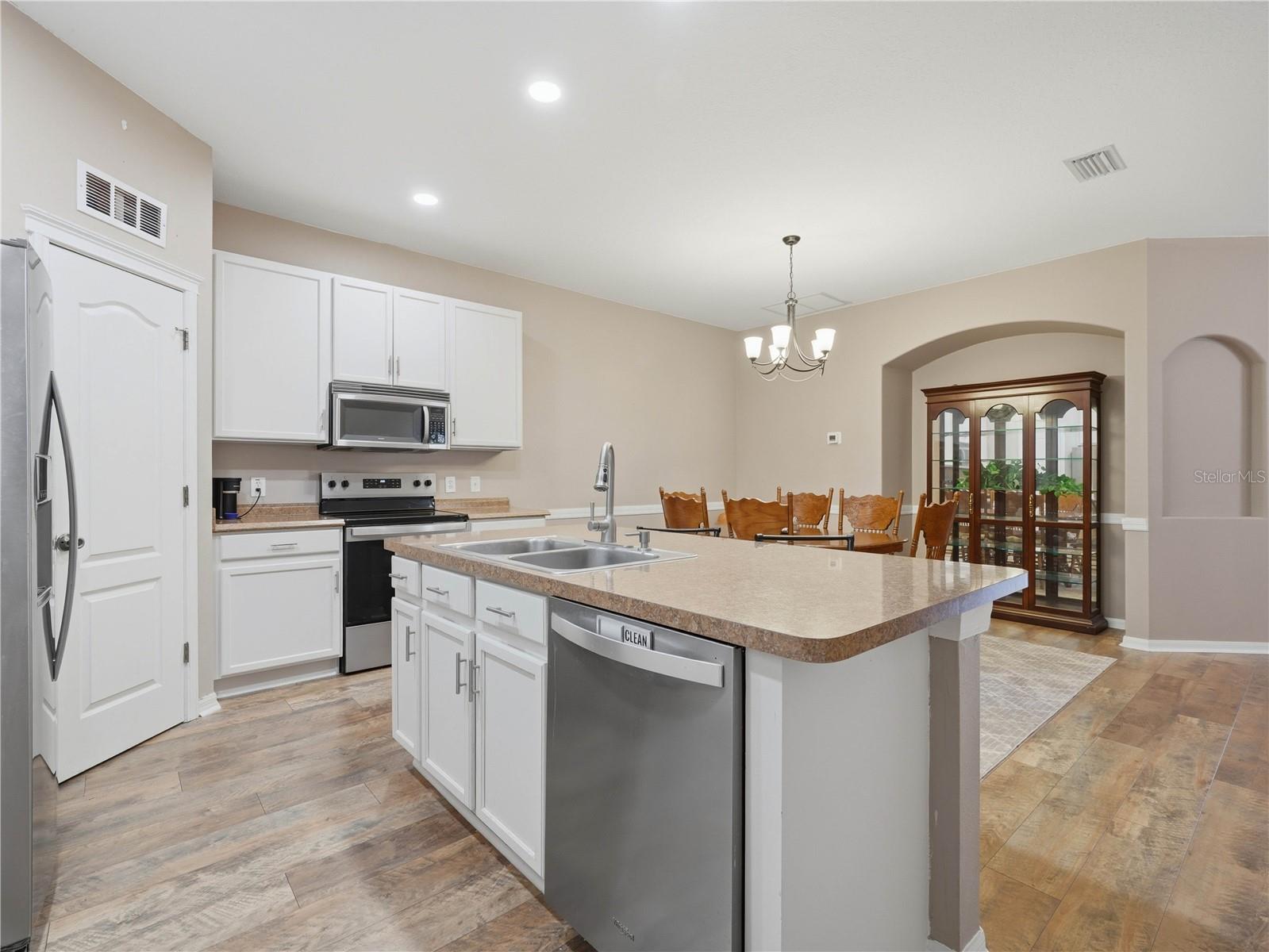 6936 Surrey Oak, Apollo Beach, FL 33572