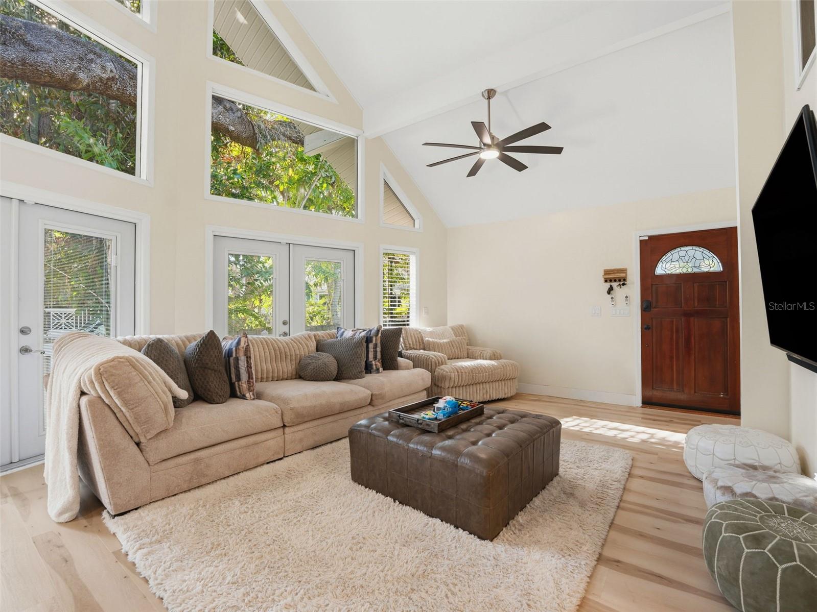 2607 Wyoming, Tampa, FL 33611