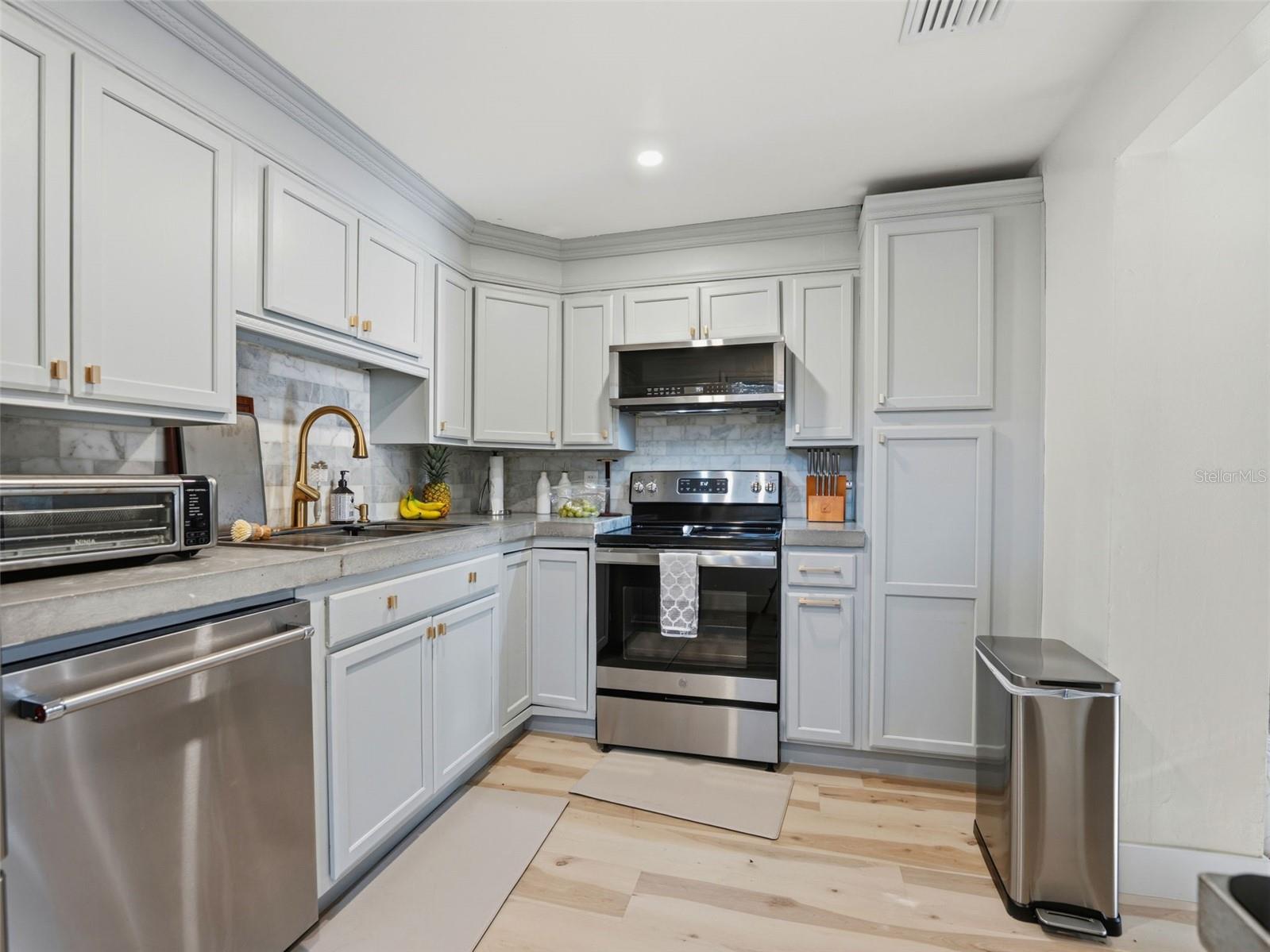 2607 Wyoming, Tampa, FL 33611
