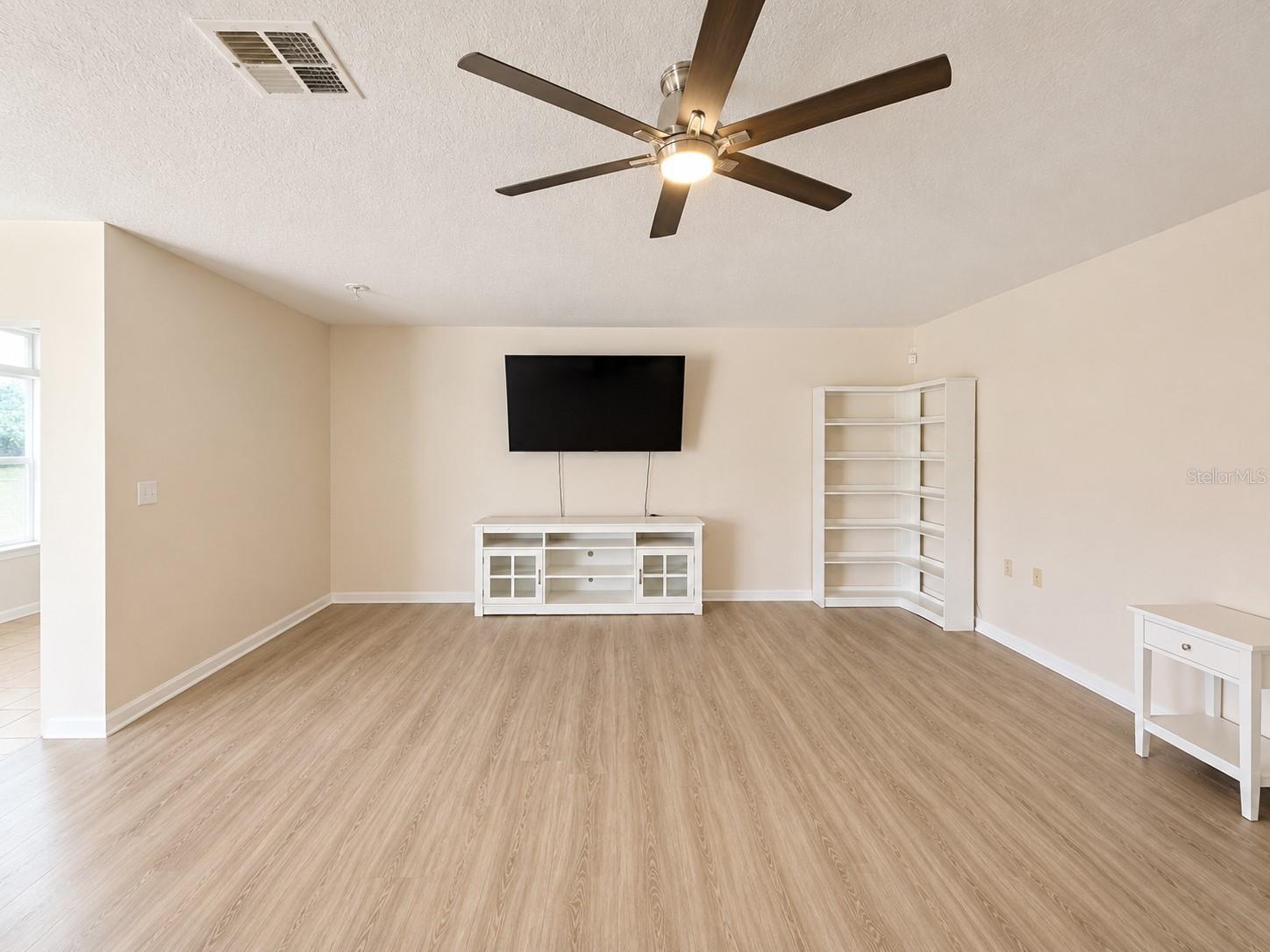 24301 6th, Newberry, FL 32669