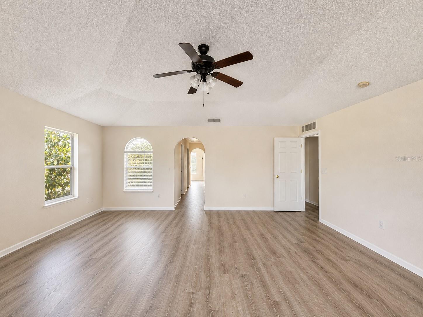 24301 6th, Newberry, FL 32669