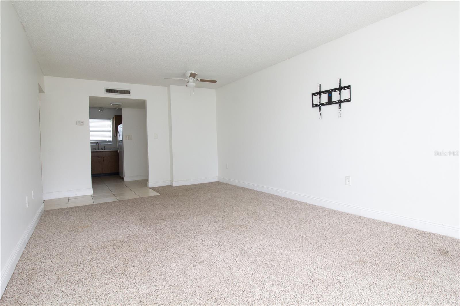 389 Mcmullen Booth Unit 12, Clearwater, FL 33759