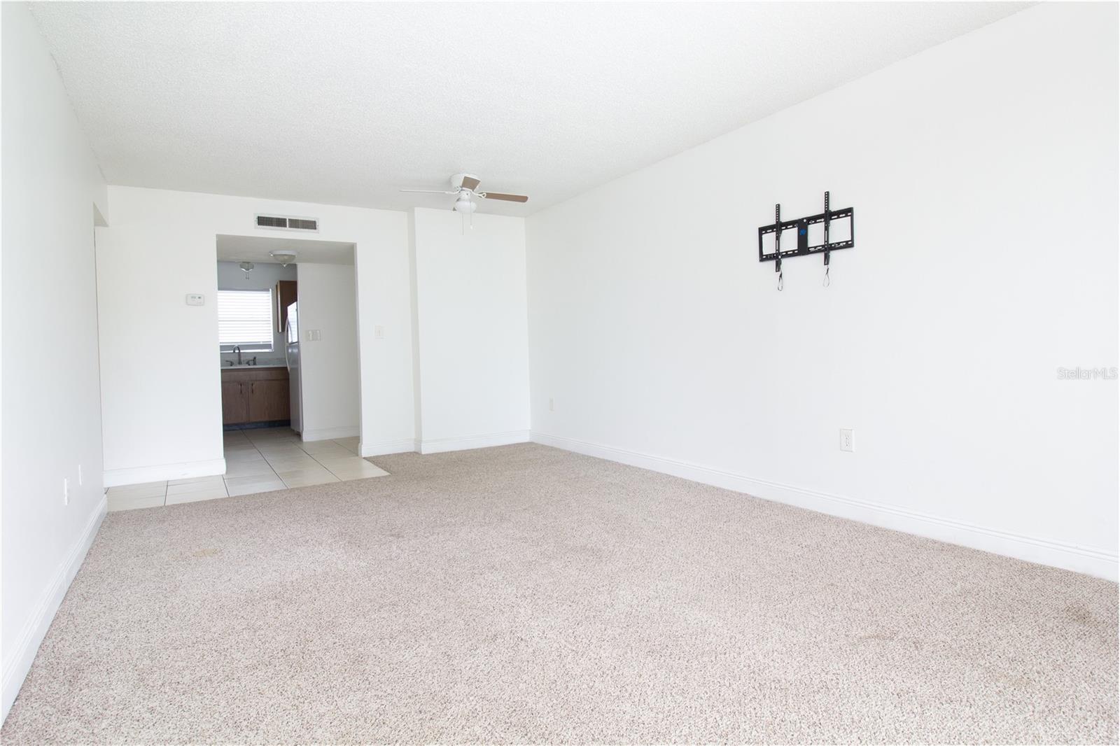389 Mcmullen Booth Unit 12, Clearwater, FL 33759