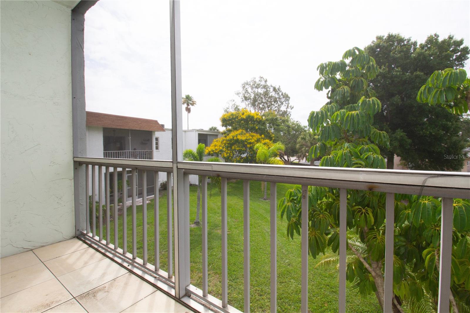389 Mcmullen Booth Unit 12, Clearwater, FL 33759
