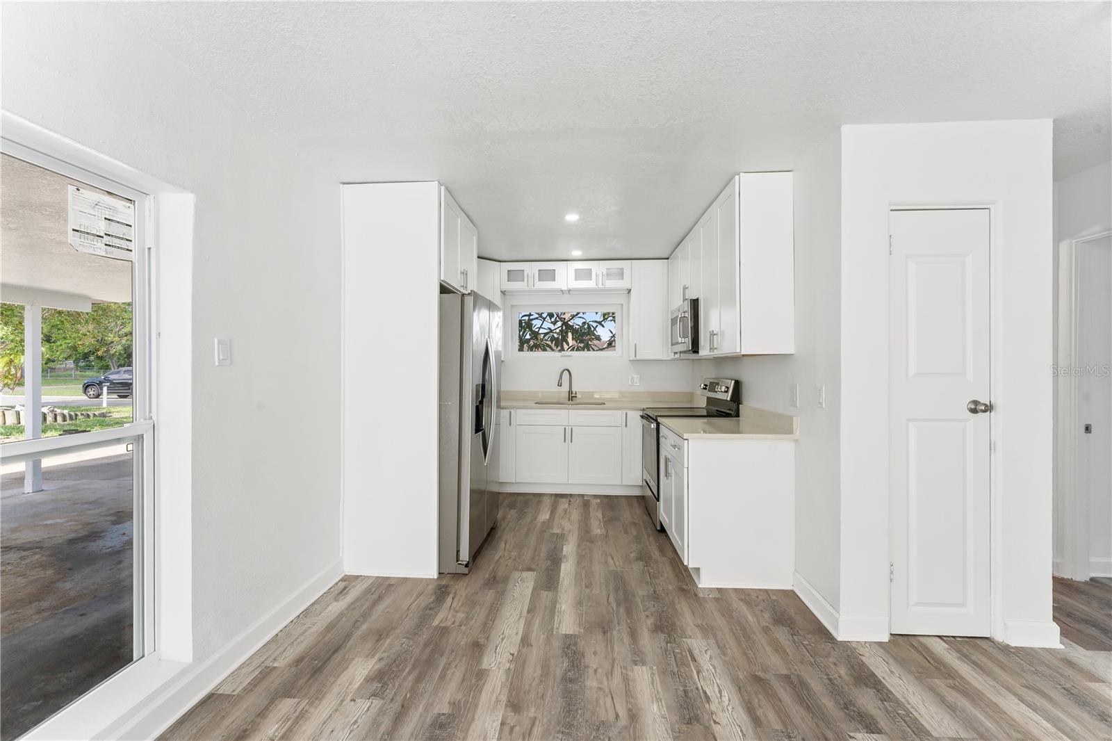 6221 Florida, Apollo Beach, FL 33572
