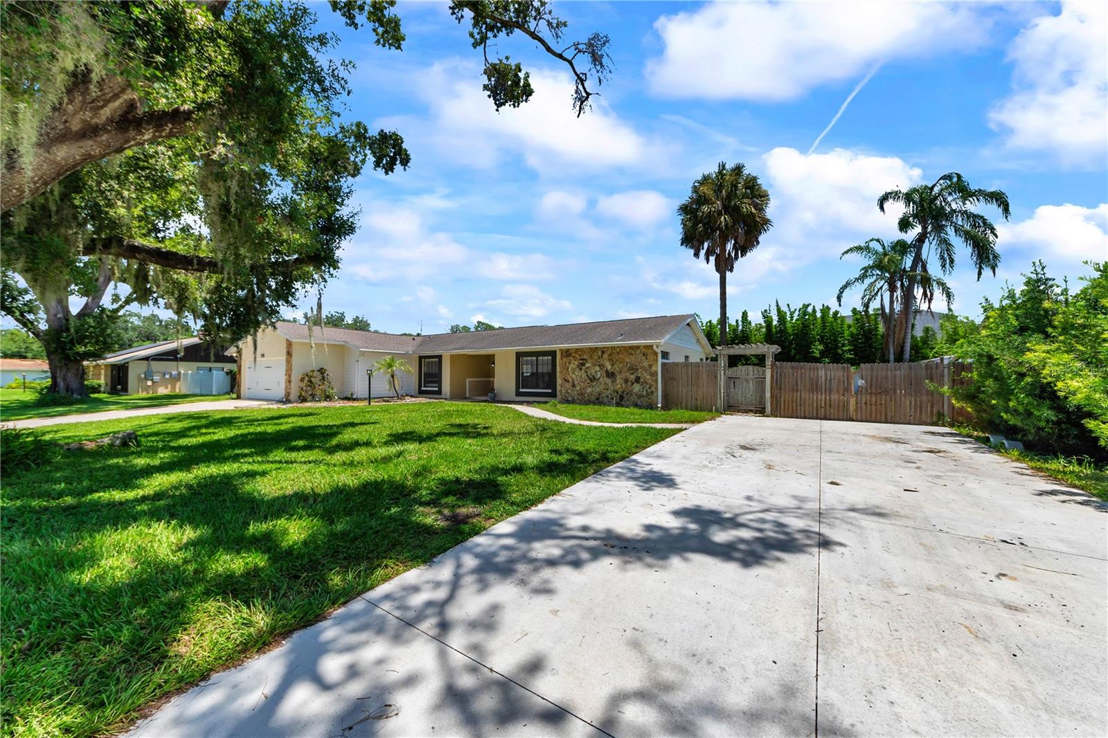 13603 Westshire, Tampa, FL 33618