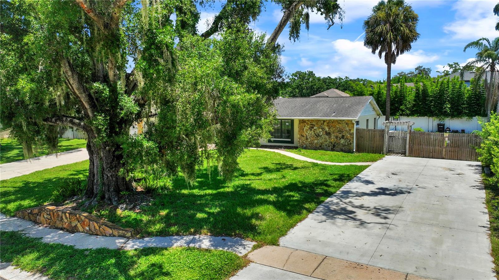 13603 Westshire, Tampa, FL 33618