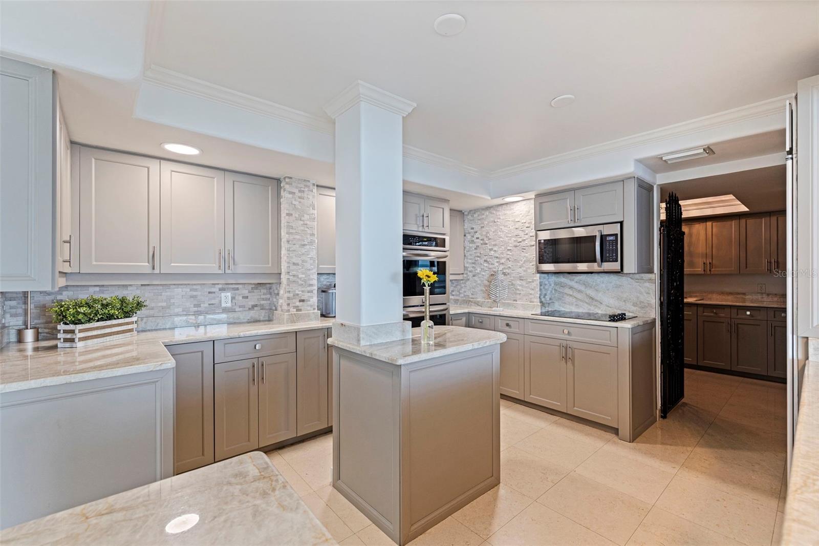 5700 Mariner Unit 702 & 703, Tampa, FL 33609