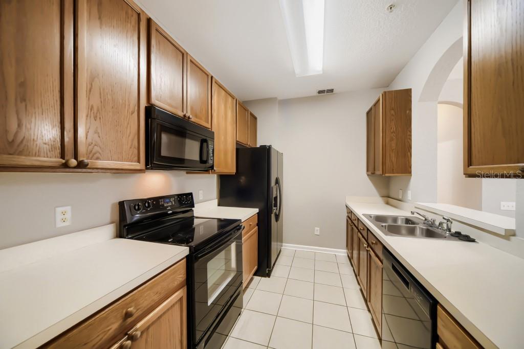 2484 San Tecla Unit 204, Orlando, FL 32835