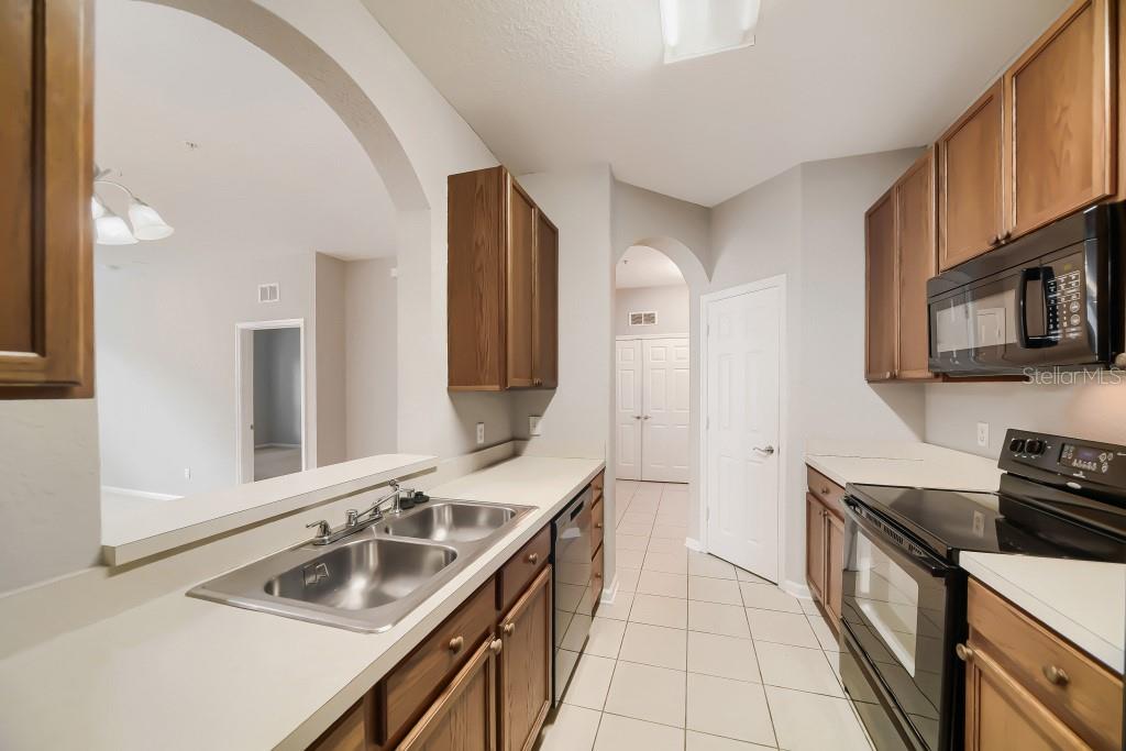 2484 San Tecla Unit 204, Orlando, FL 32835