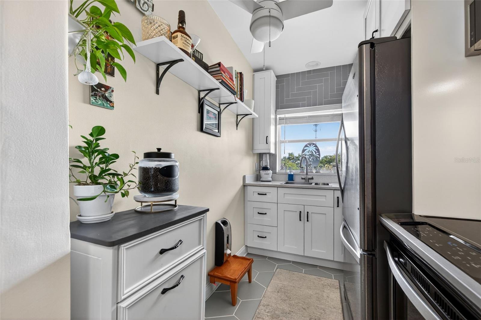 4000 3rd Unit 304, St Petersburg, FL 33703