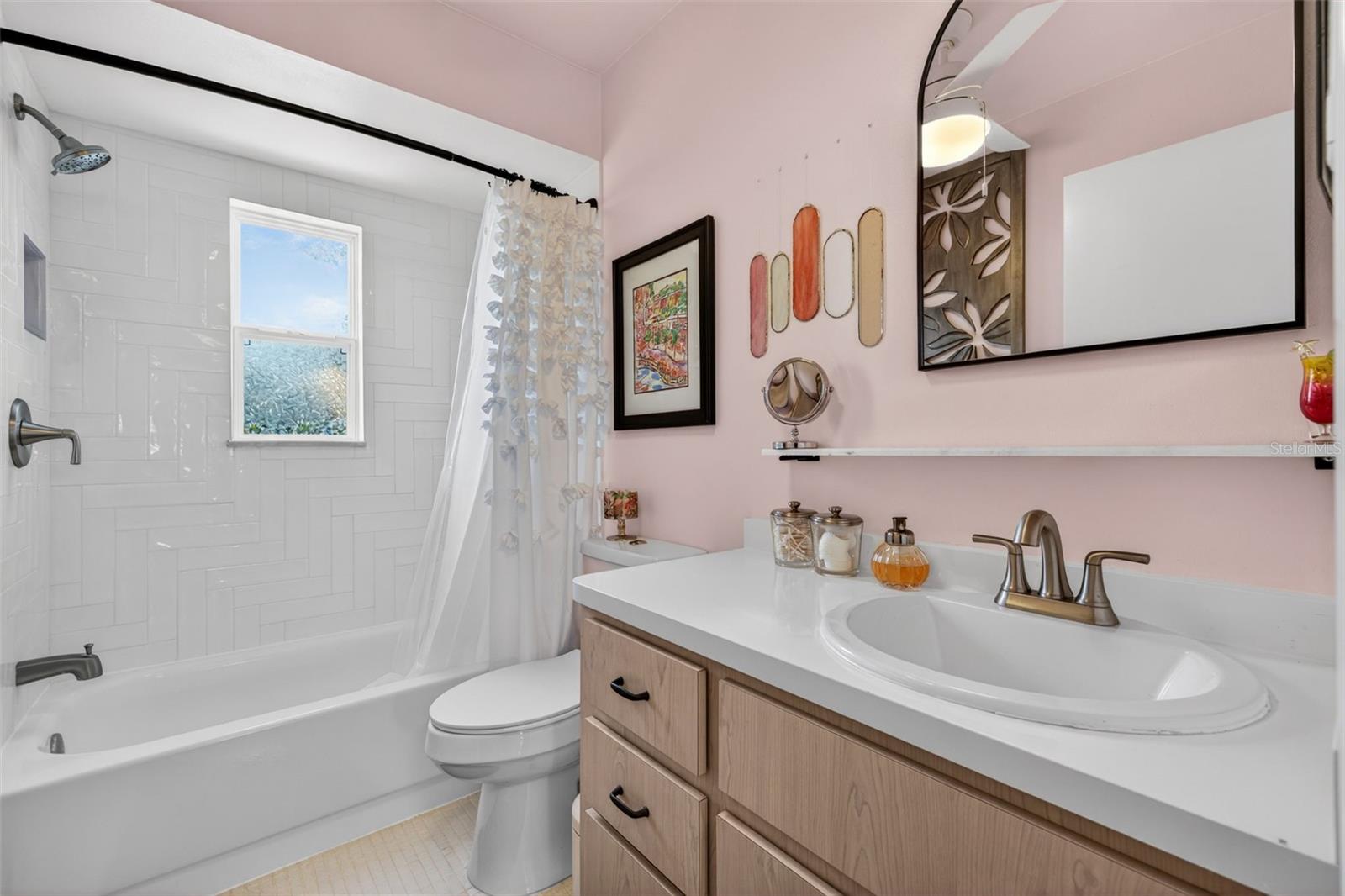 4000 3rd Unit 304, St Petersburg, FL 33703