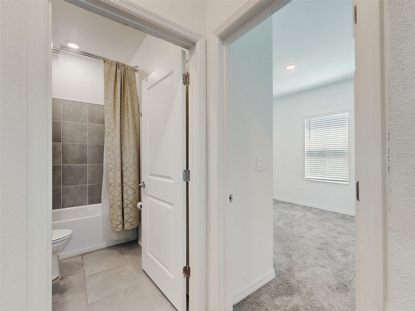 6084 Claystone Way, Mount Dora, FL 32757