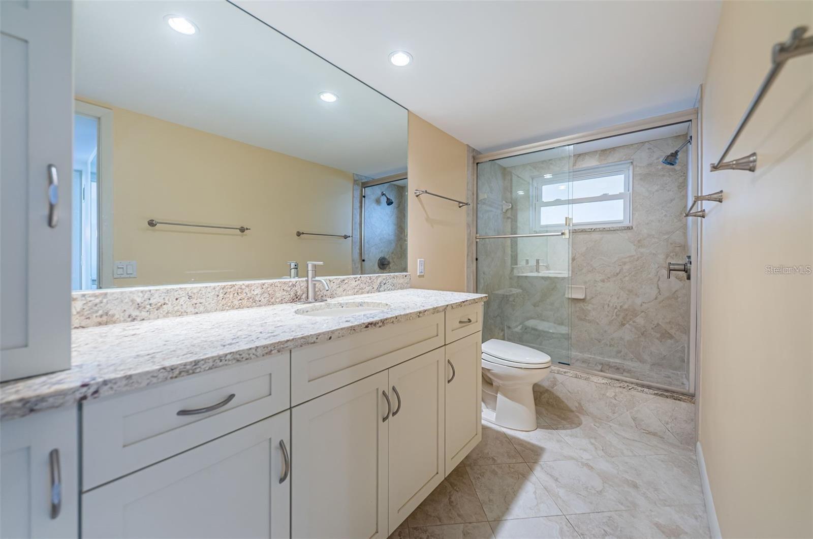 5130 Brittany Unit 202, St Petersburg, FL 33715