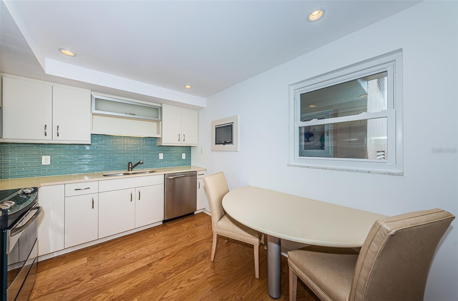 5130 Brittany Unit 202, St Petersburg, FL 33715