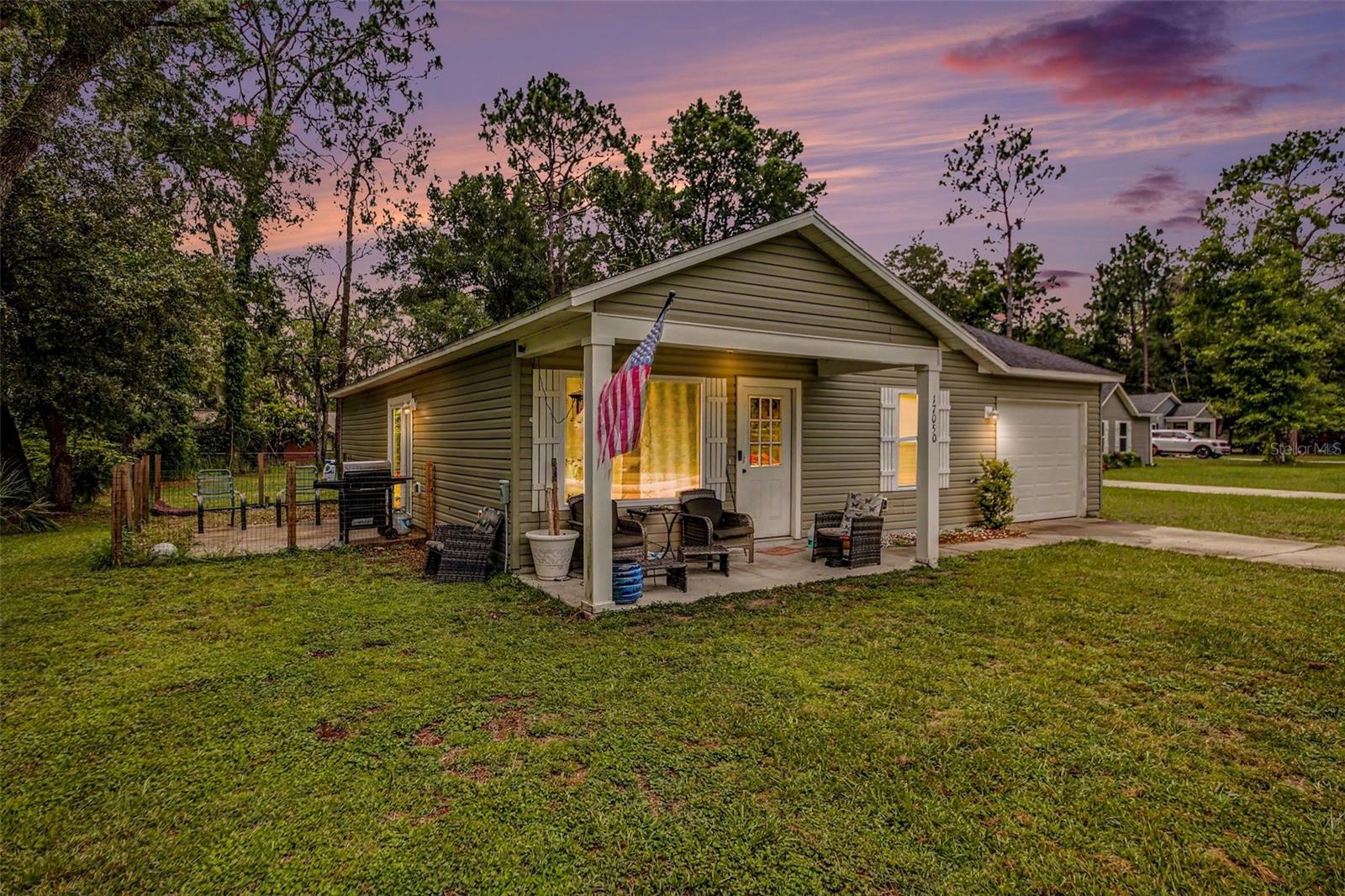 17050 60th, Ocklawaha, FL 32179