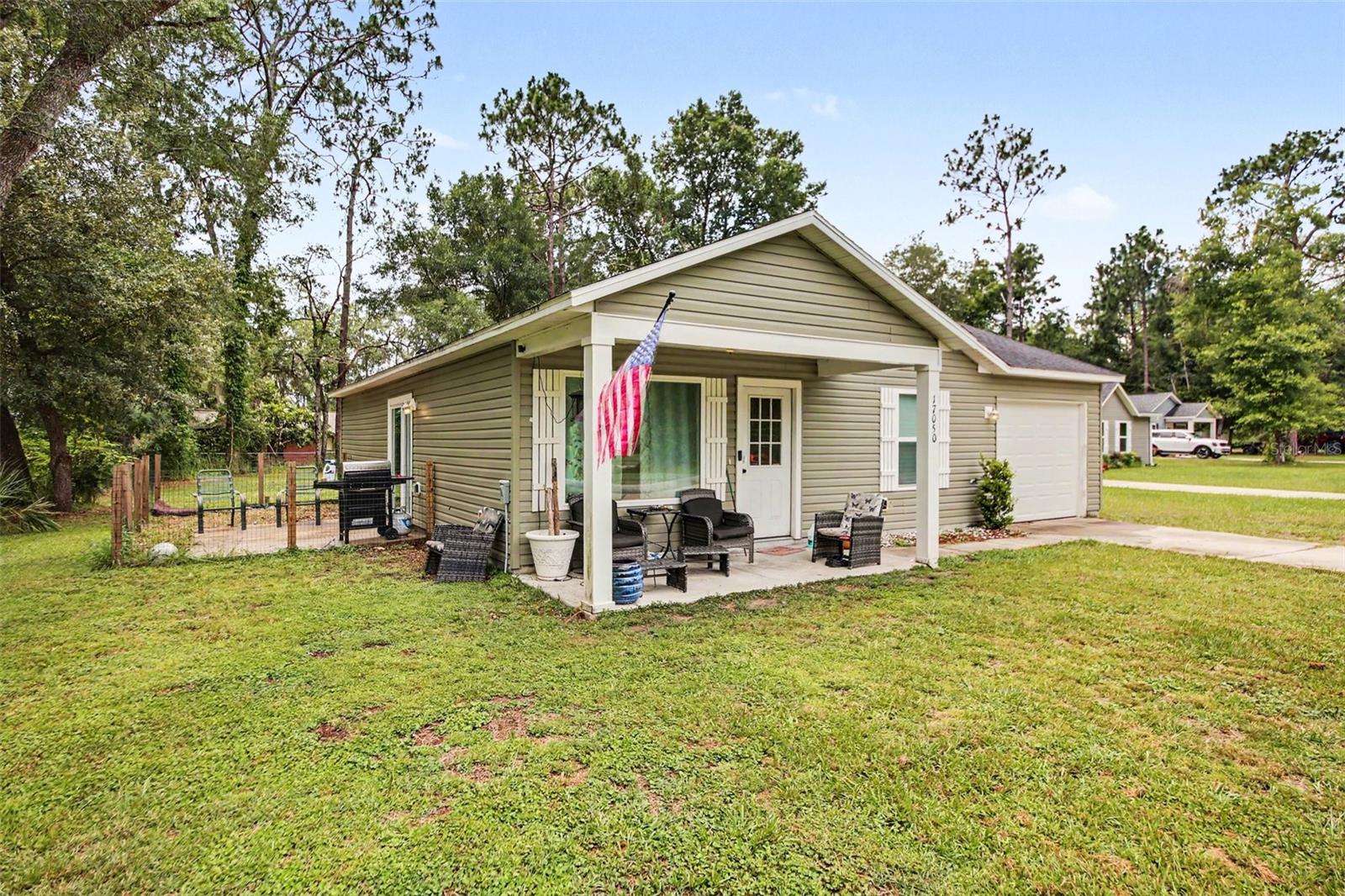 17050 60th, Ocklawaha, FL 32179