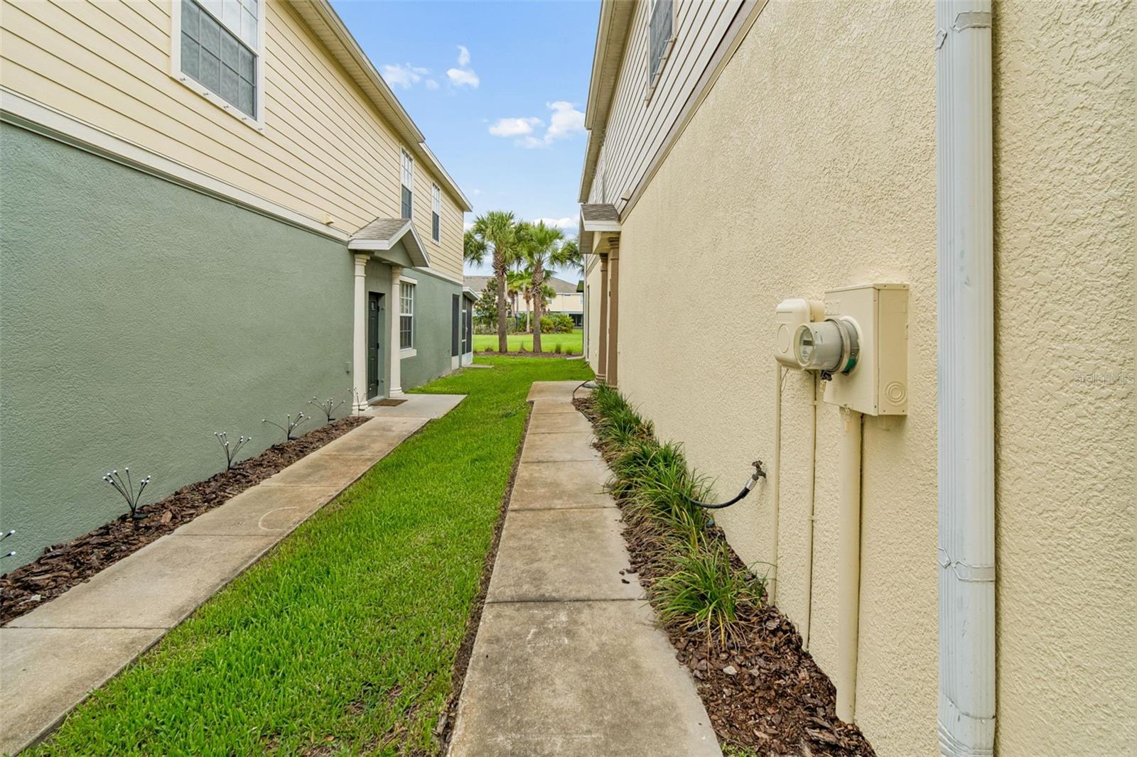 5017 White Sanderling, Tampa, FL 33619