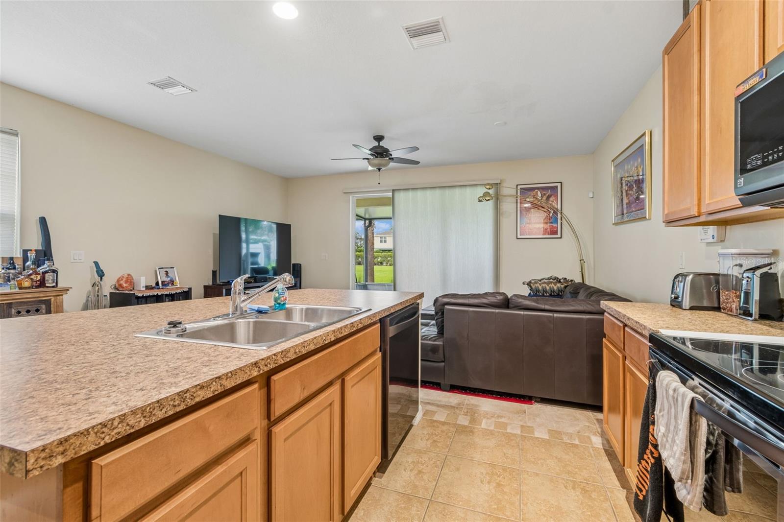 5017 White Sanderling, Tampa, FL 33619