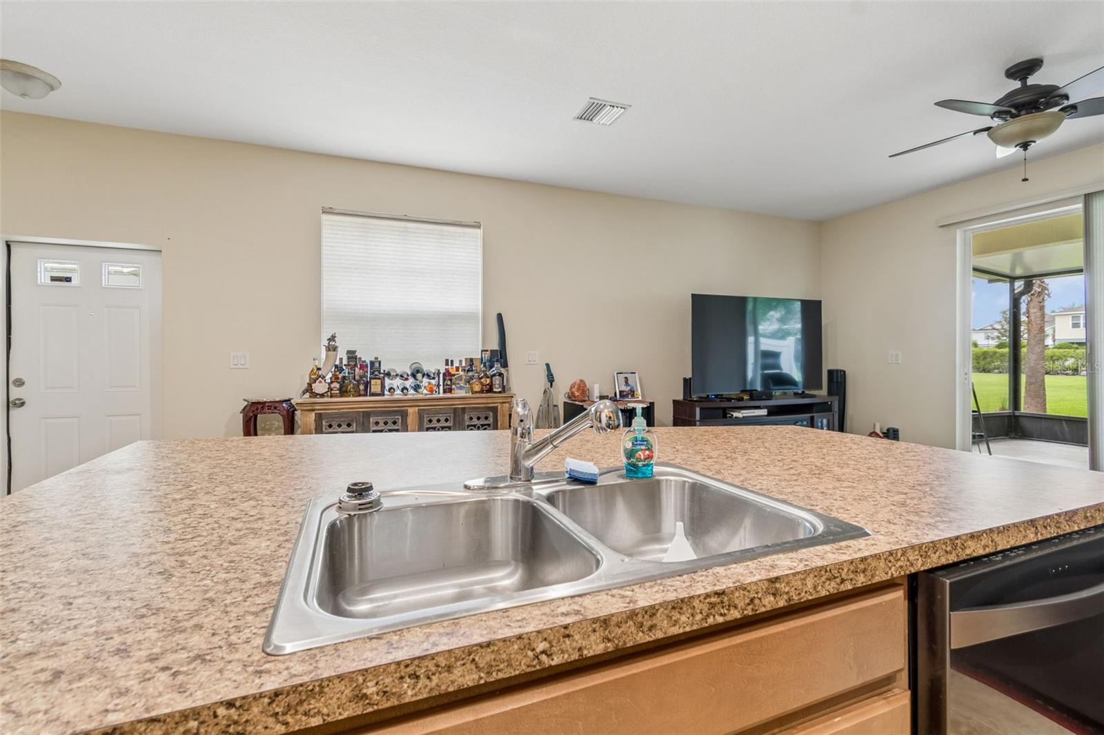 5017 White Sanderling, Tampa, FL 33619