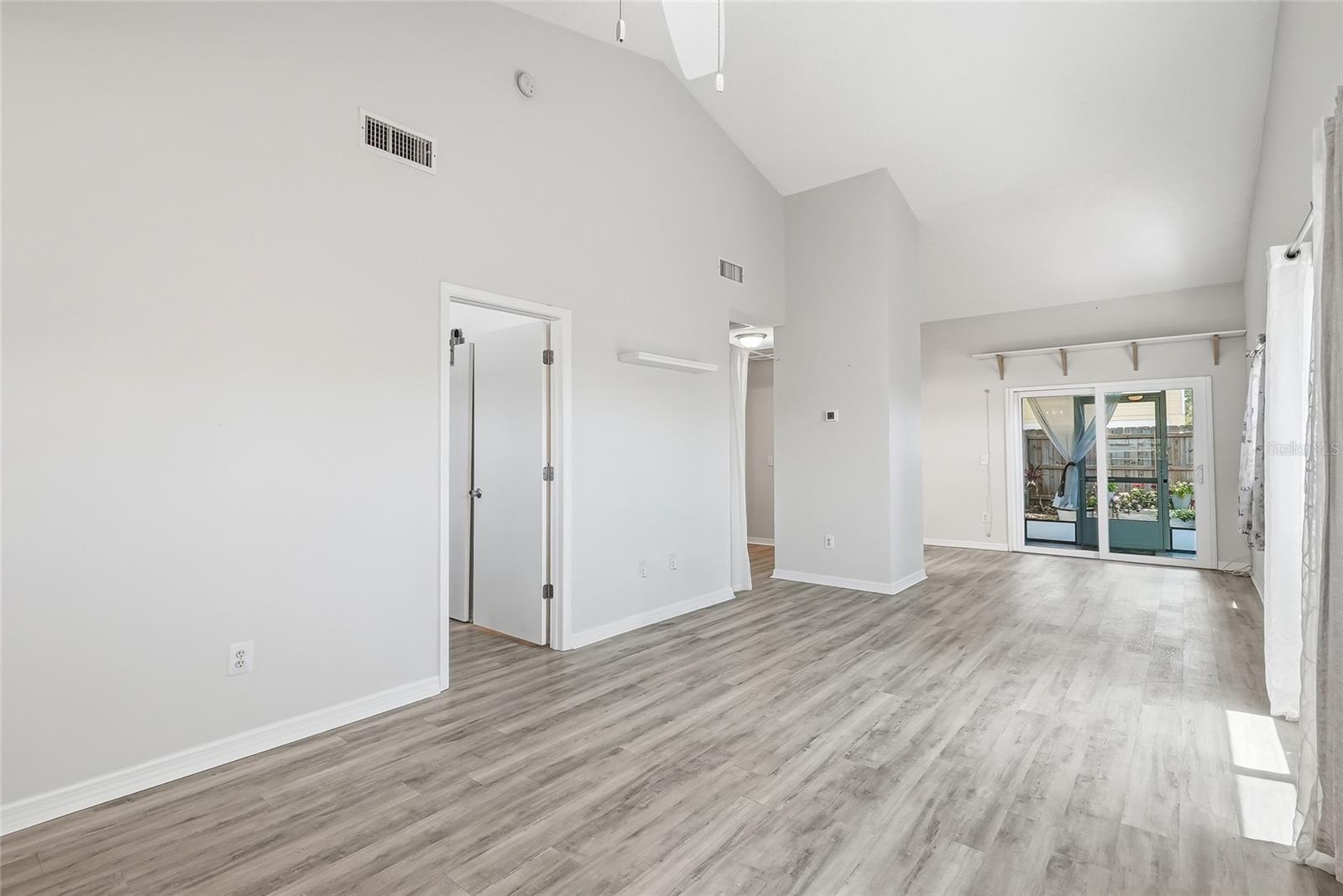 366 47th Unit 5, St Petersburg, FL 33703