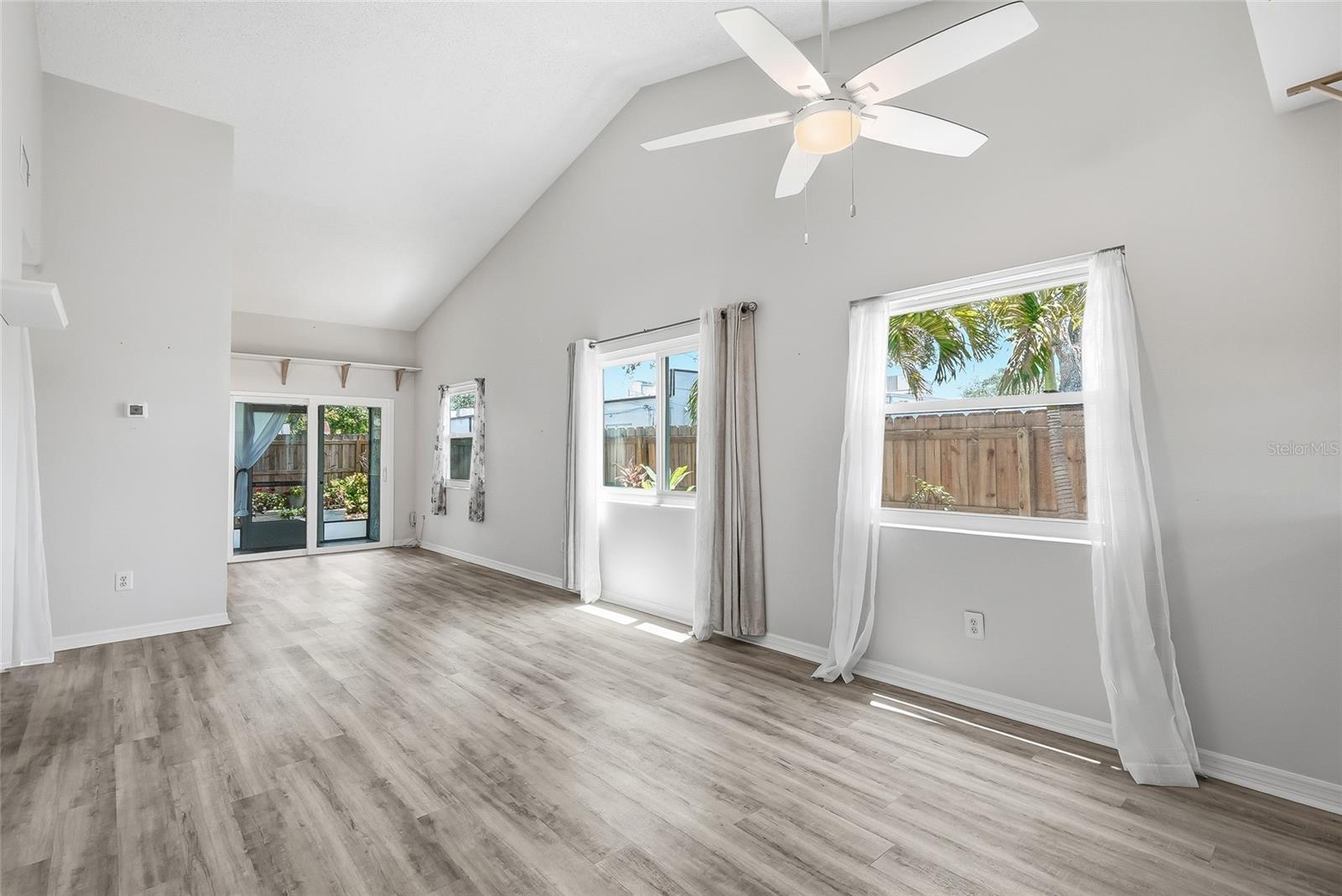 366 47th Unit 5, St Petersburg, FL 33703
