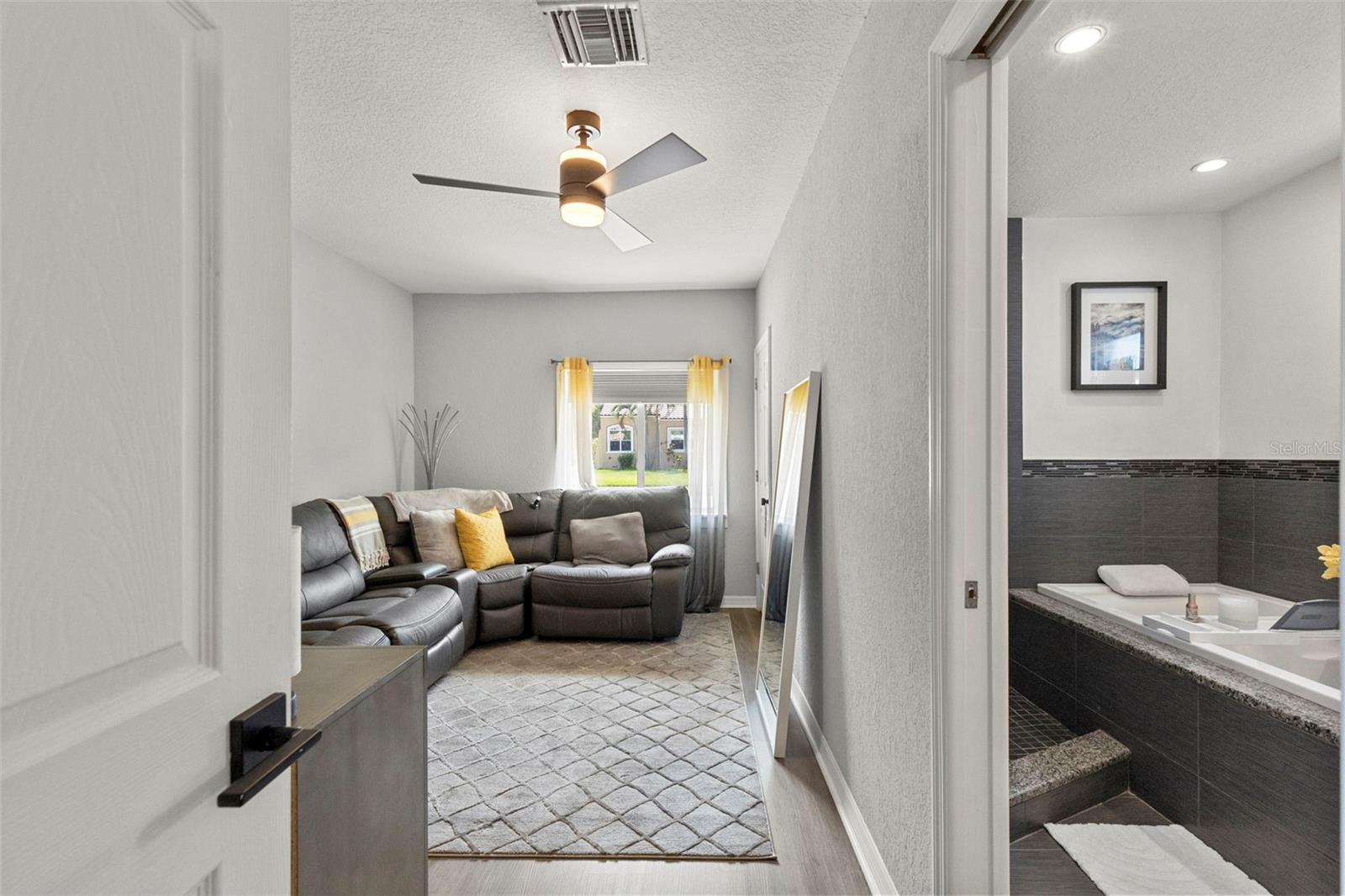 4832 5th, St Petersburg, FL 33705