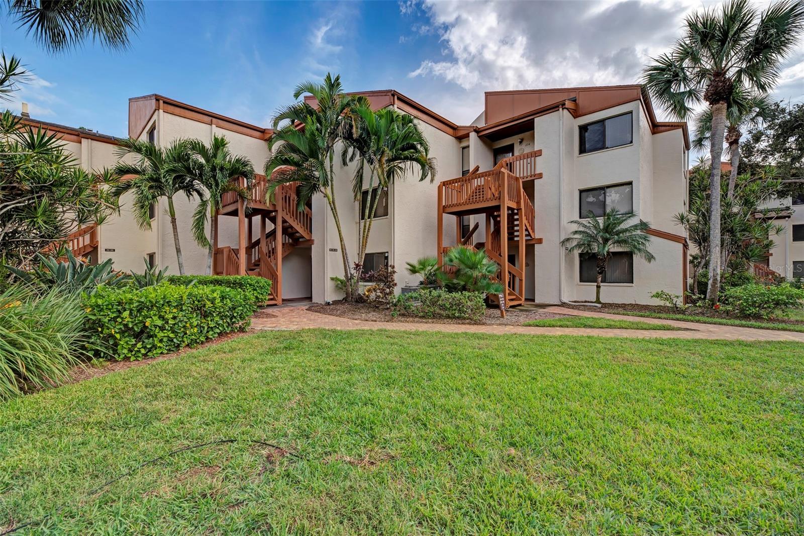 1800 Cove Ii Unit 213, Sarasota, FL 34242