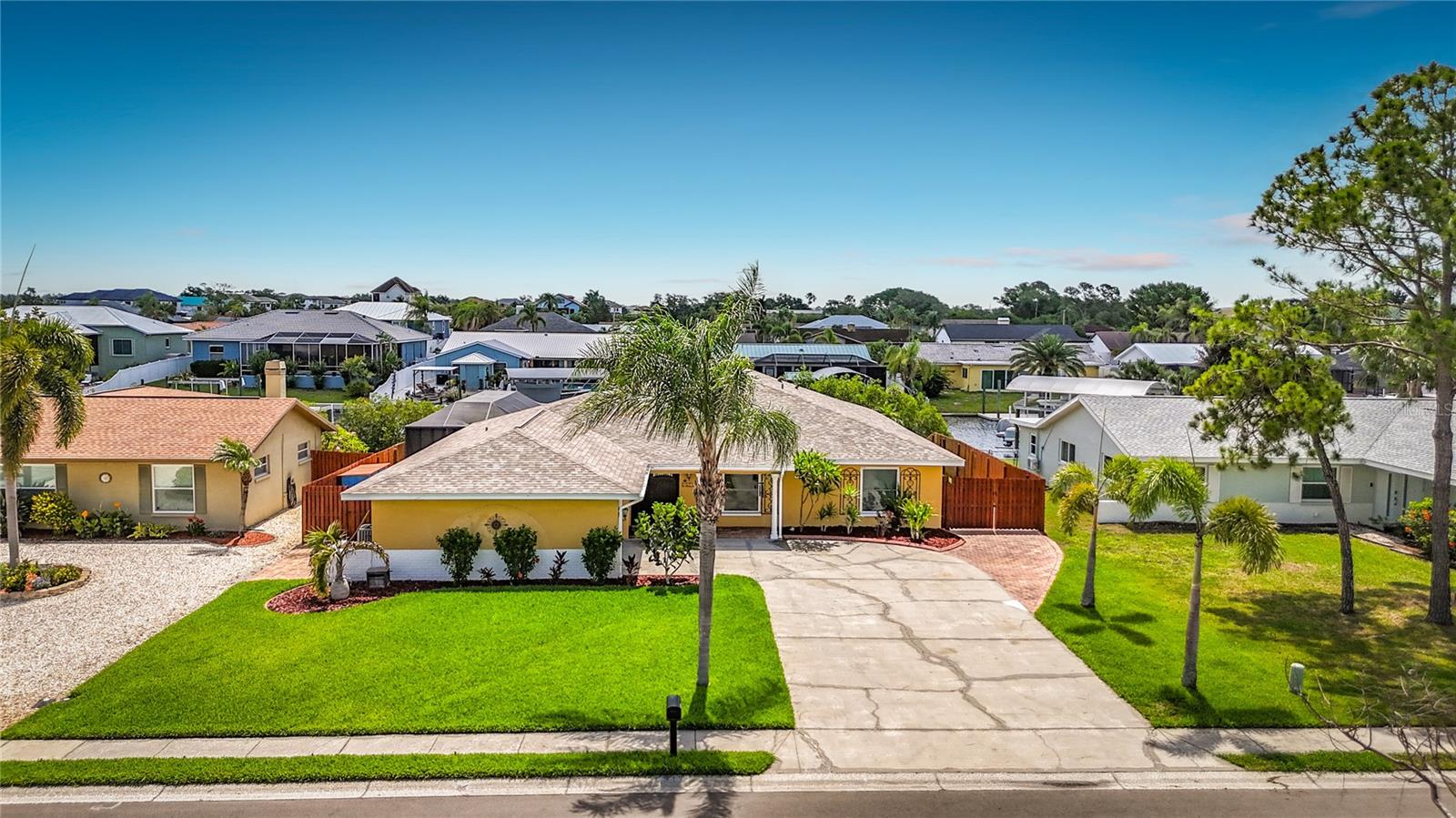 6517 Solitaire Palm, Apollo Beach, FL 33572