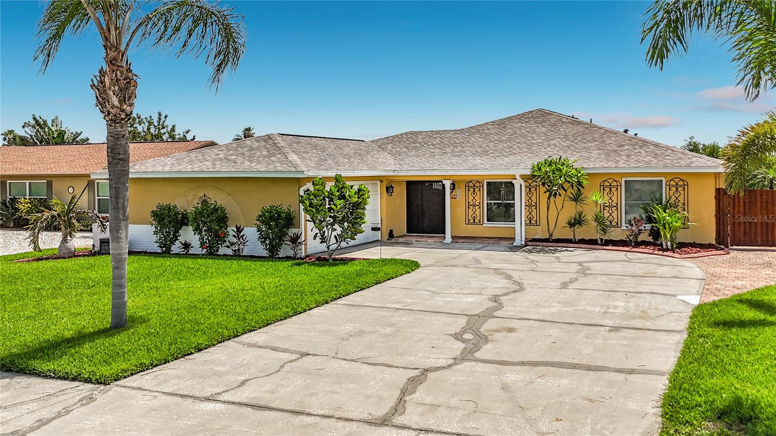 6517 Solitaire Palm, Apollo Beach, FL 33572
