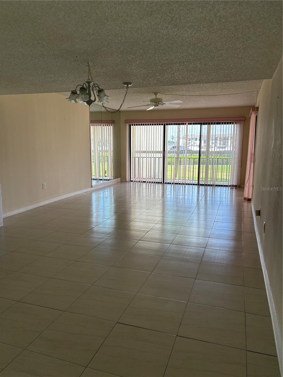 7907 Sailboat Key Unit 105, South Pasadena, FL 33707