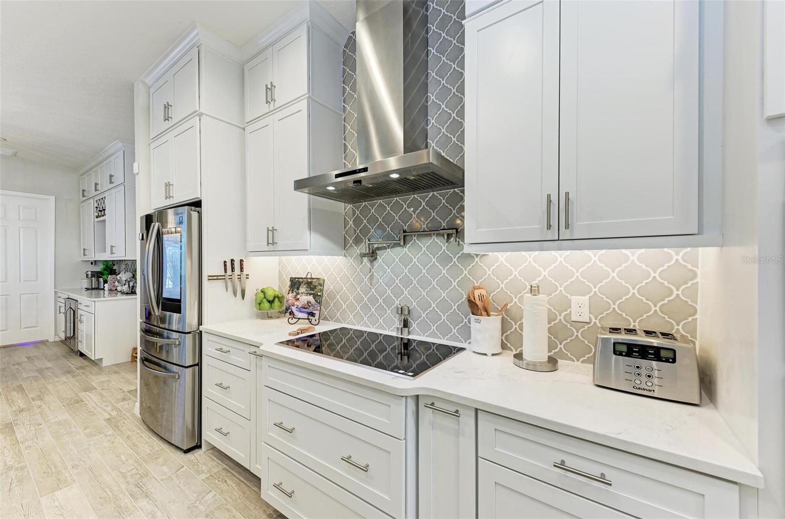 8211 37th Avenue, Bradenton, FL 34209