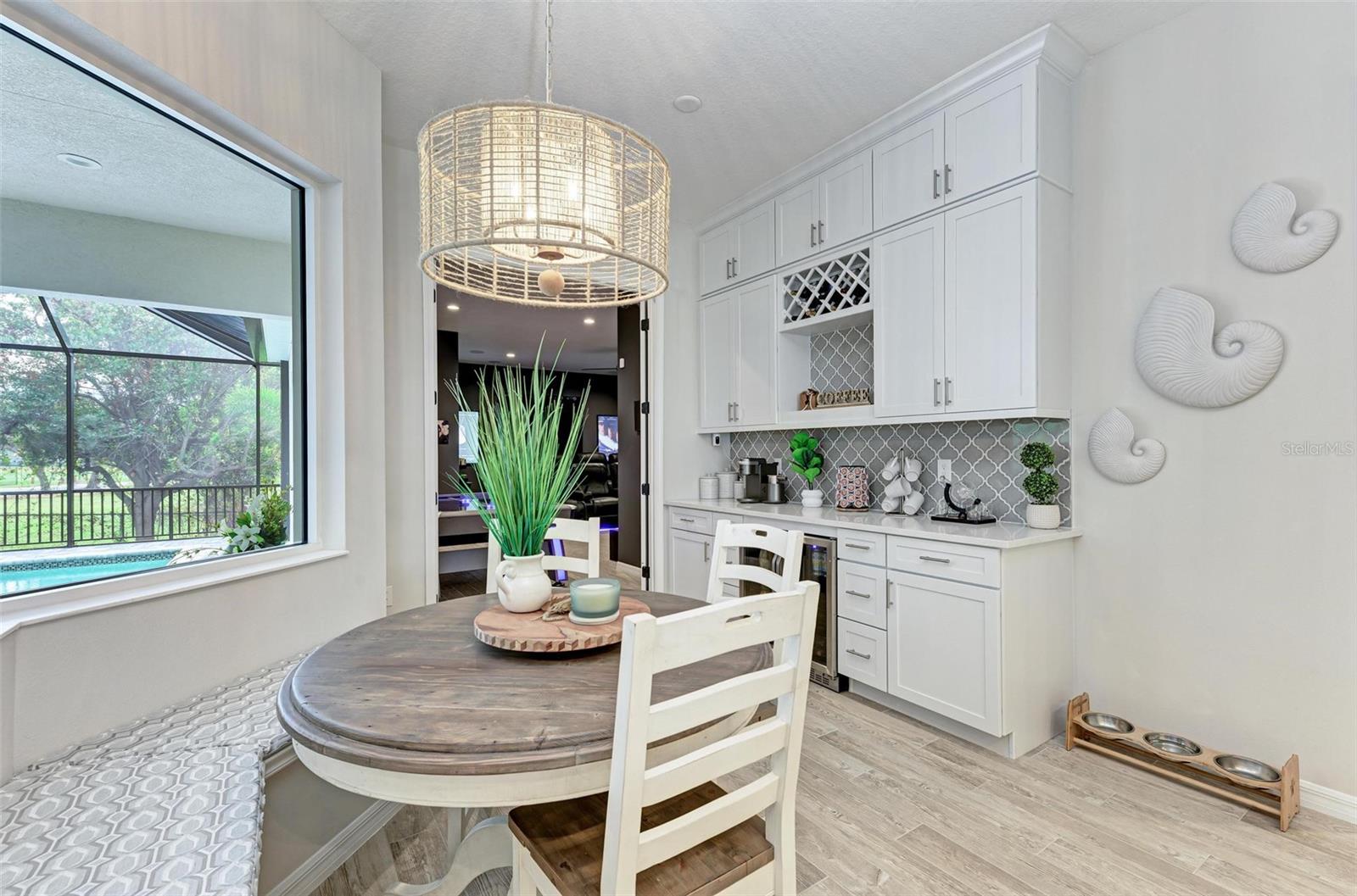 8211 37th Avenue, Bradenton, FL 34209
