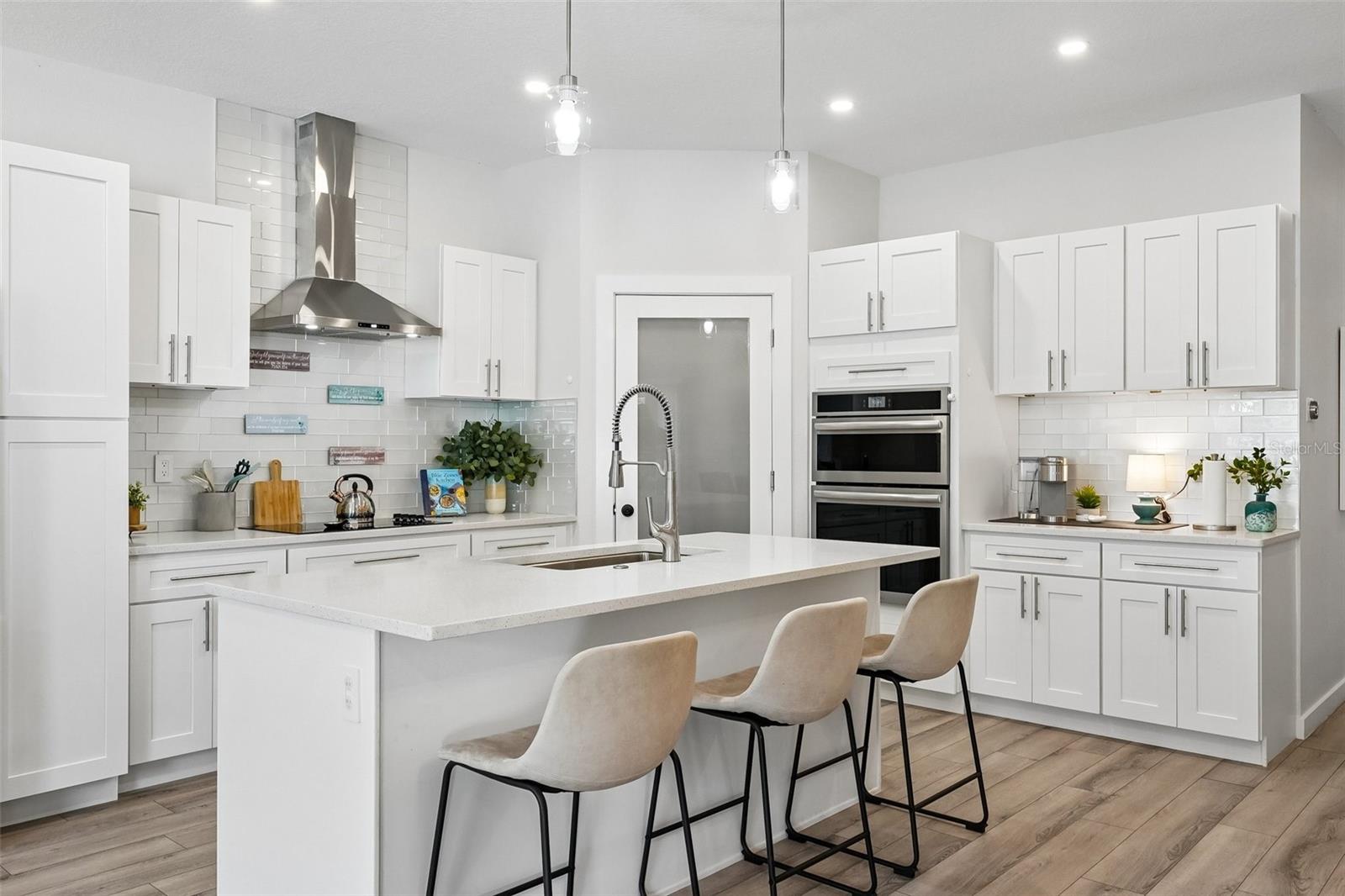 4277 43rd, St Petersburg, FL 33714