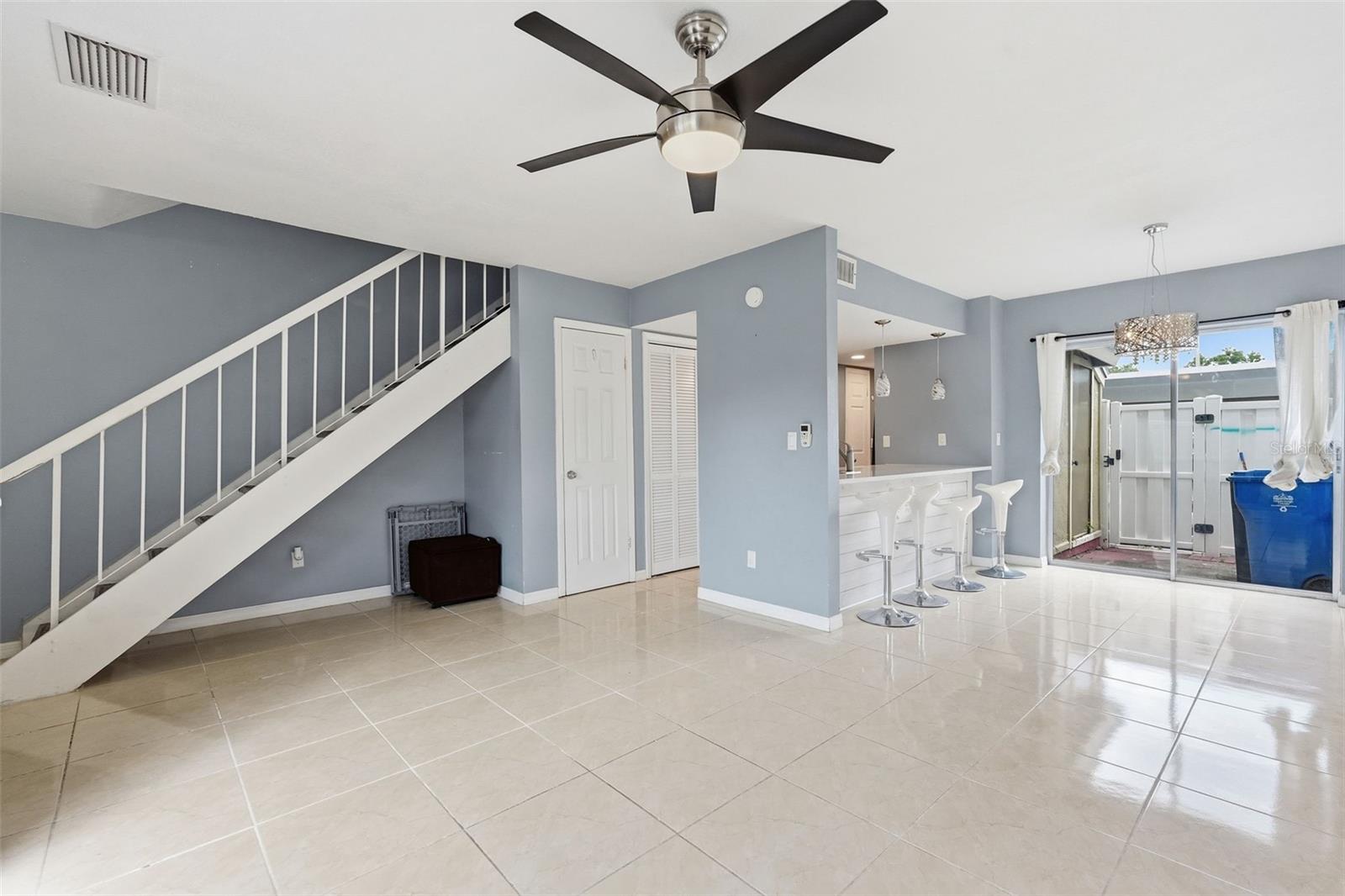 6902 El Centro, Tampa, FL 33634