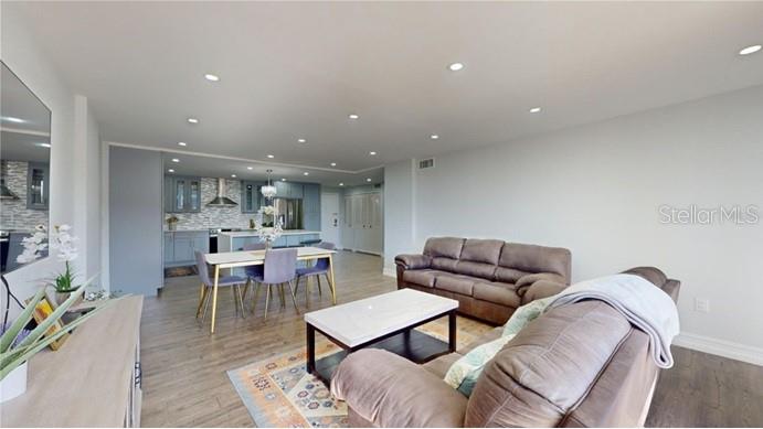 400 Island Unit 210, Clearwater Beach, FL 33767