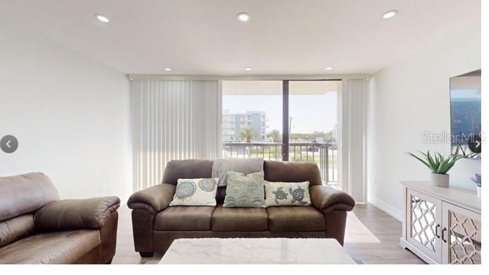 400 Island Unit 210, Clearwater Beach, FL 33767