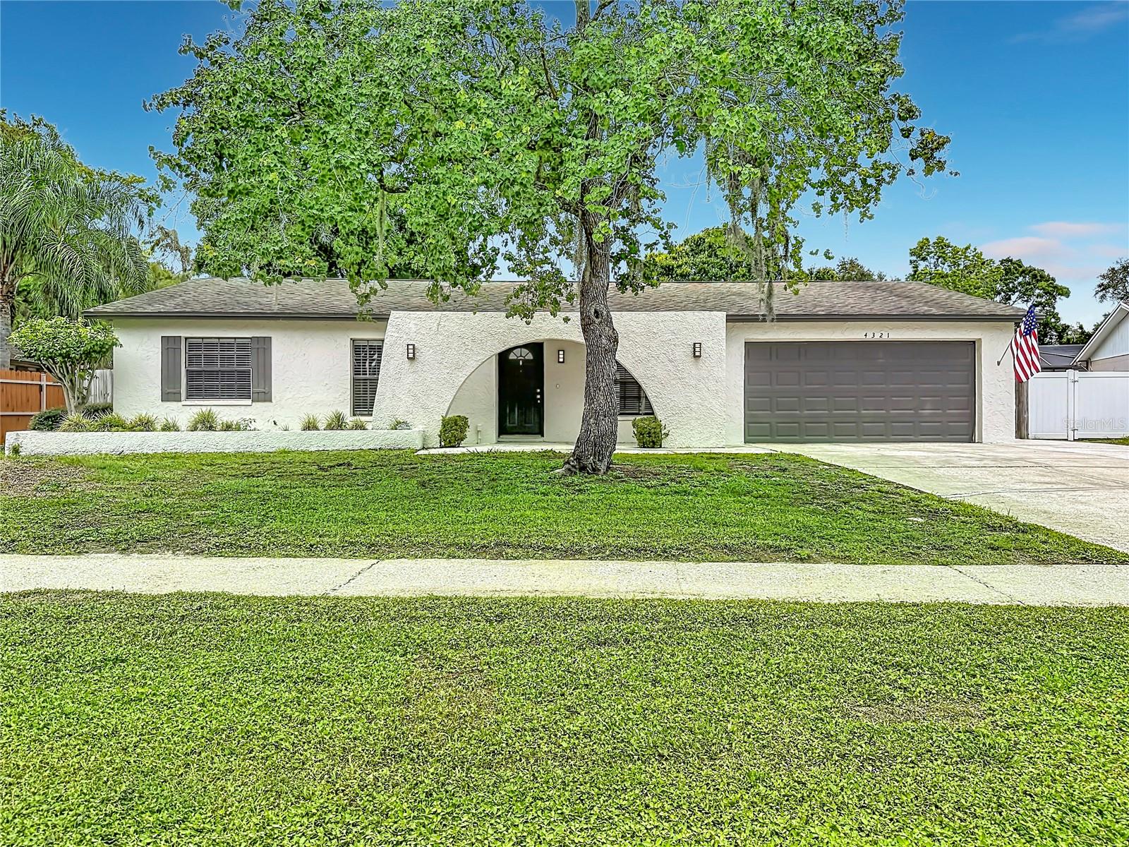 4321 Foxglen, Tampa, FL 33624