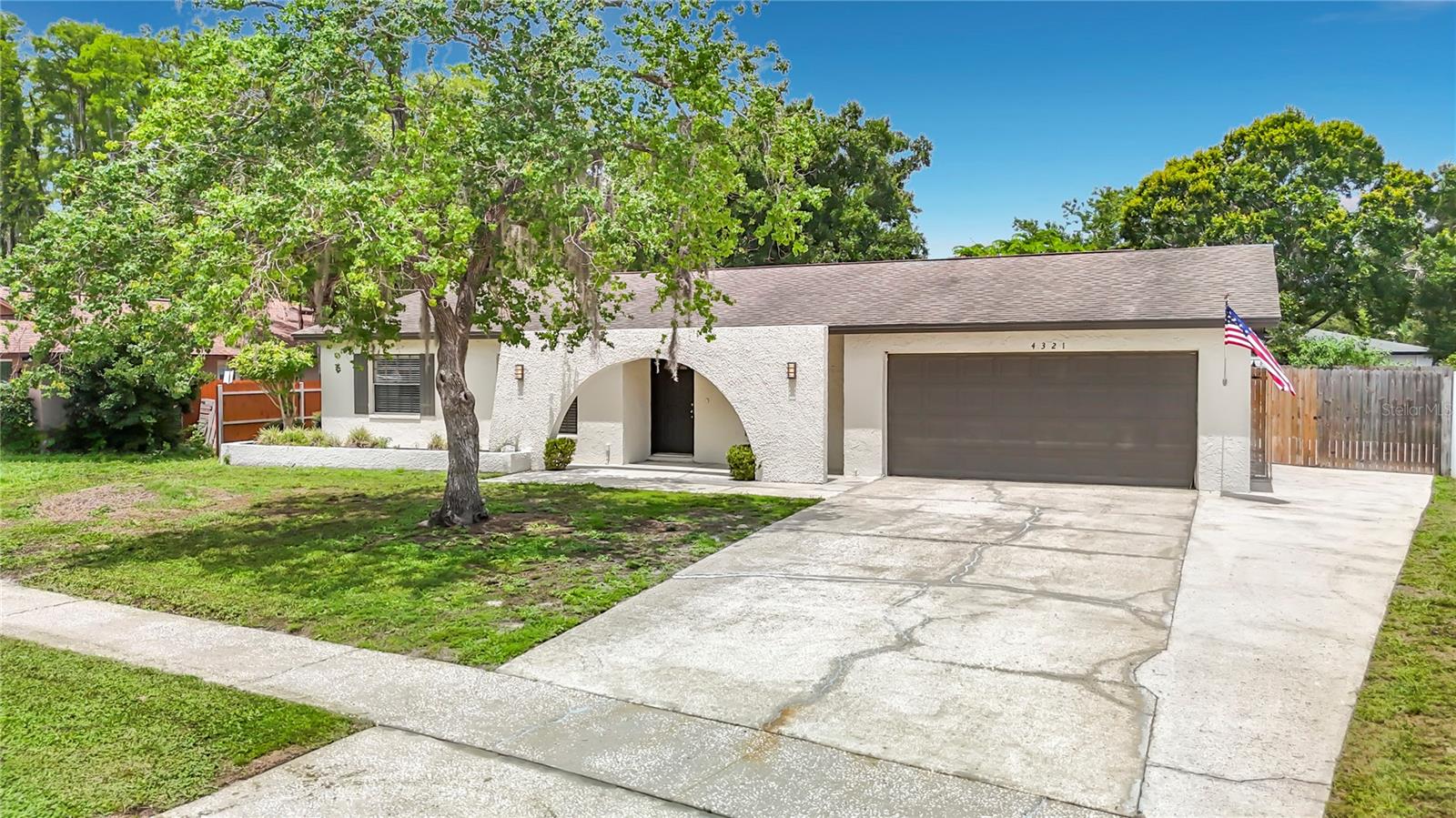 4321 Foxglen, Tampa, FL 33624