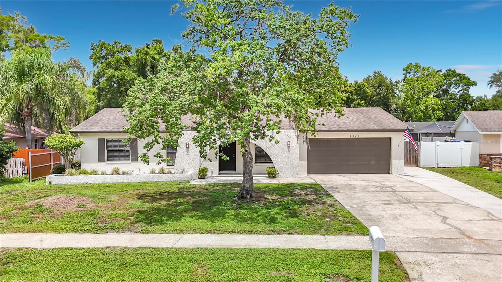 4321 Foxglen, Tampa, FL 33624