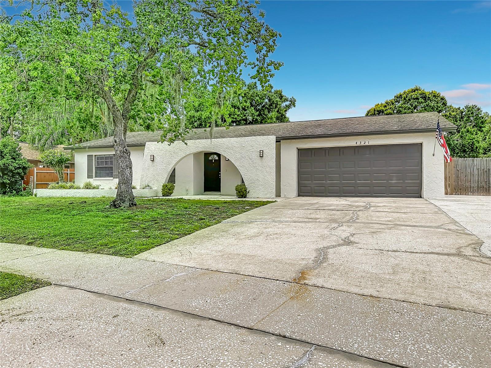 4321 Foxglen, Tampa, FL 33624
