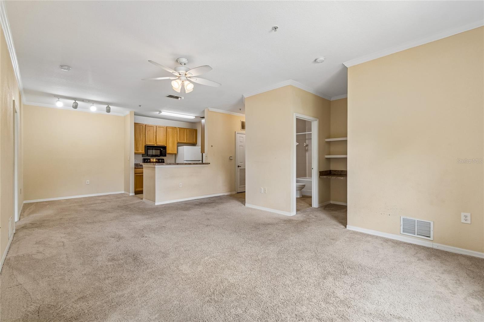 10203 Courtney Palms Unit 103, Tampa, FL 33619
