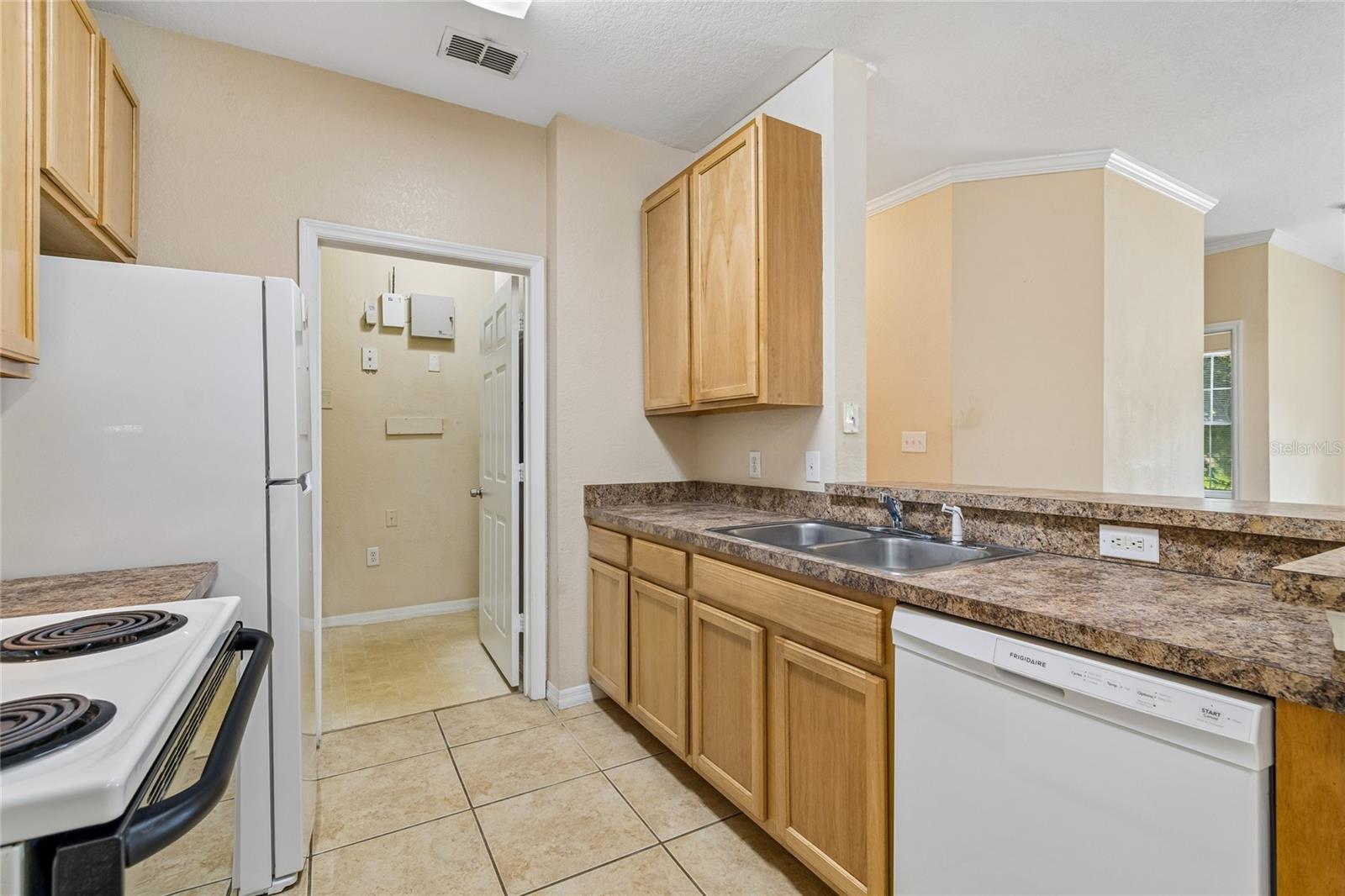 10203 Courtney Palms Unit 103, Tampa, FL 33619