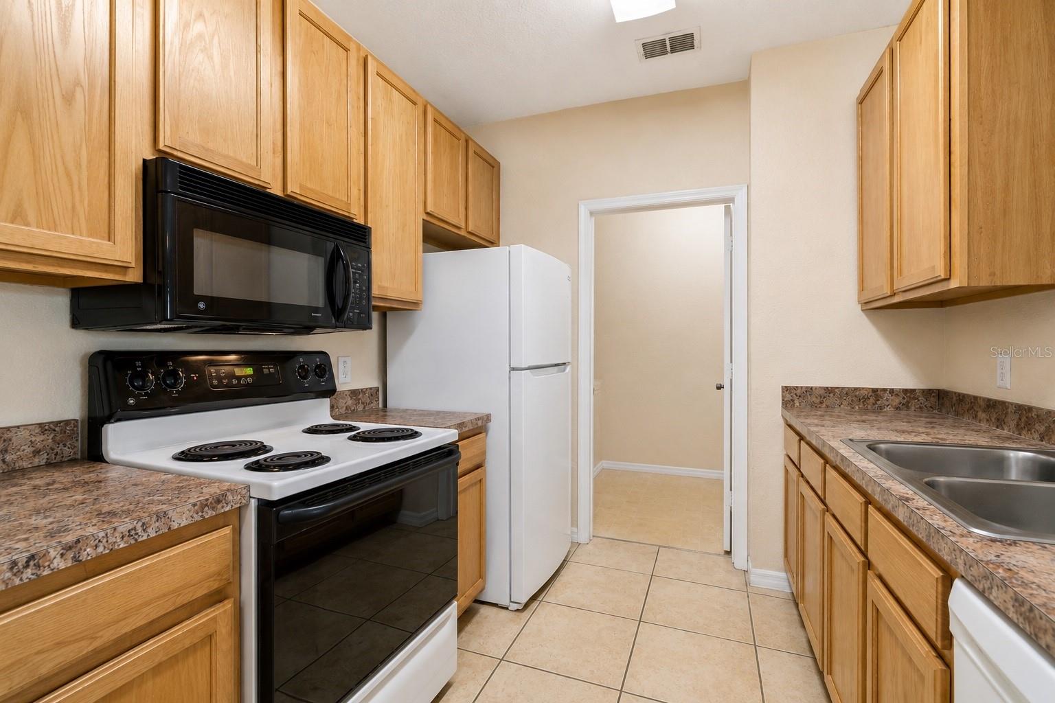 10203 Courtney Palms Unit 103, Tampa, FL 33619