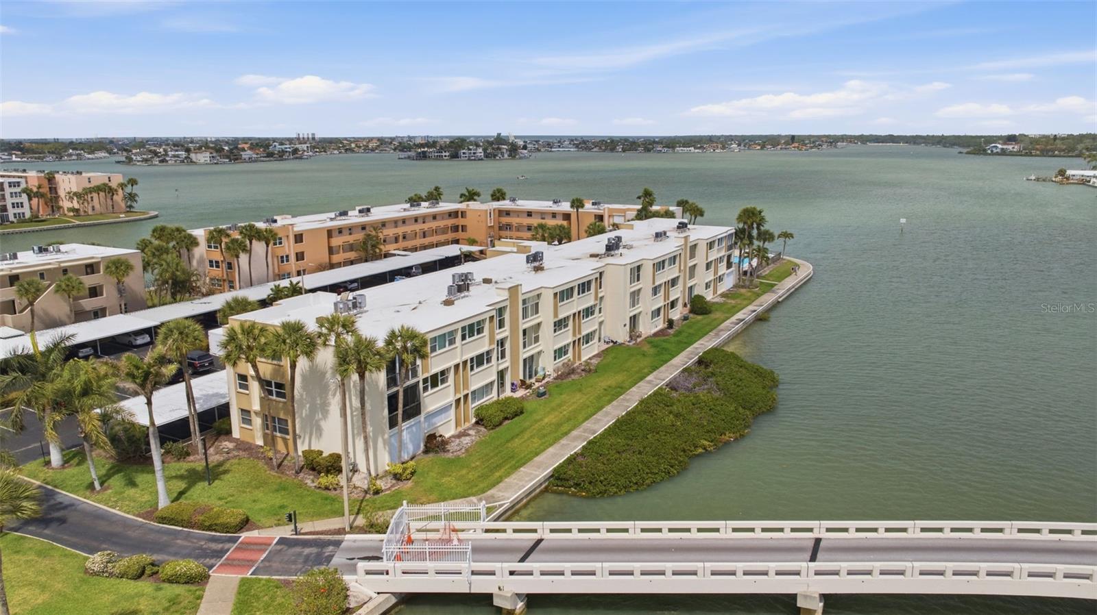 7465 Bay Island Unit 112, South Pasadena, FL 33707