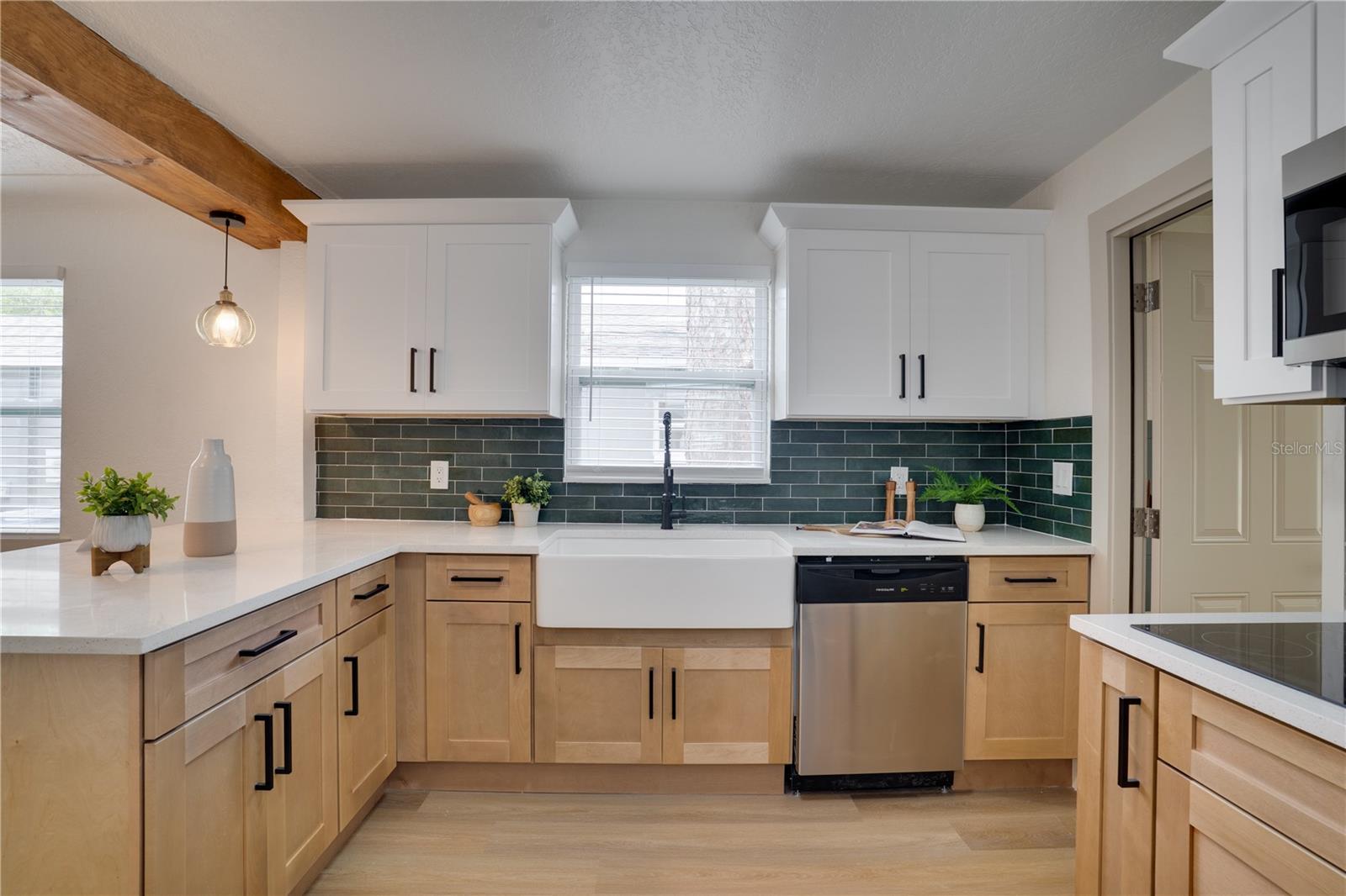 326 41st, St Petersburg, FL 33703