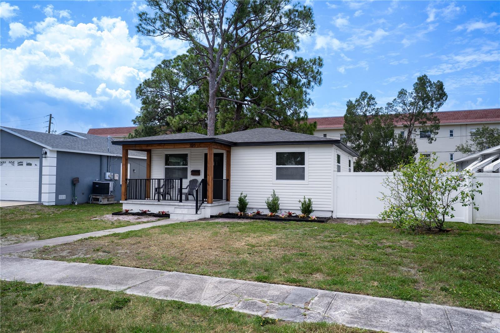 326 41st, St Petersburg, FL 33703